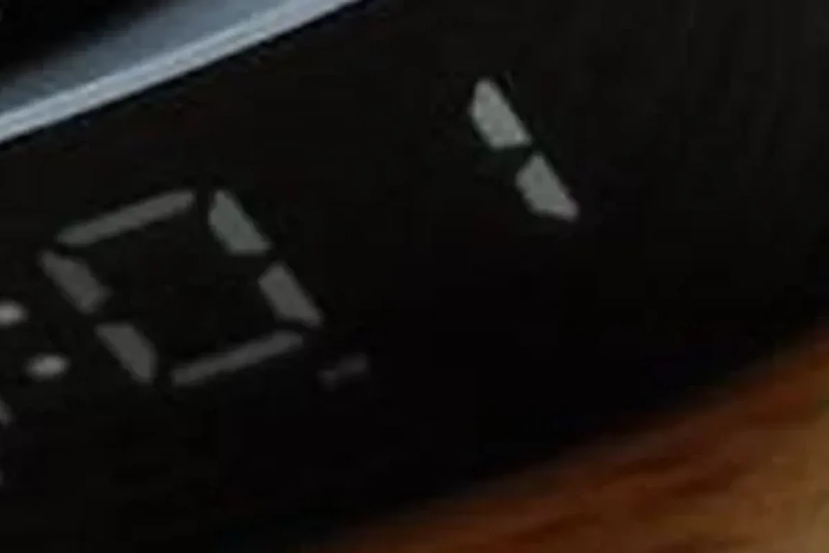 Reloj digital de mesita sin personas